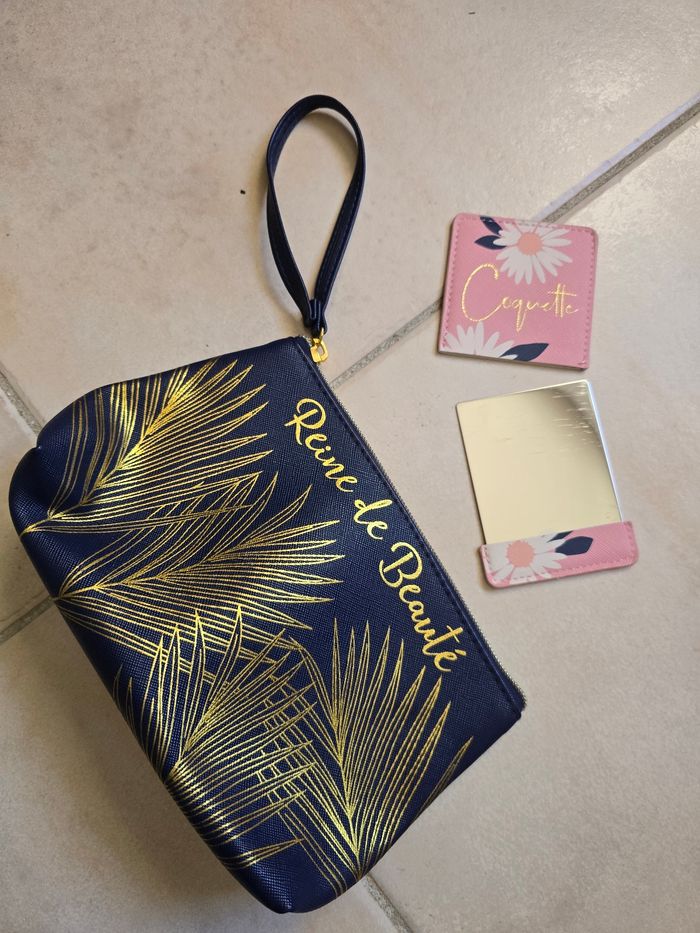 Trousse a maquillage  et miroir assorti
