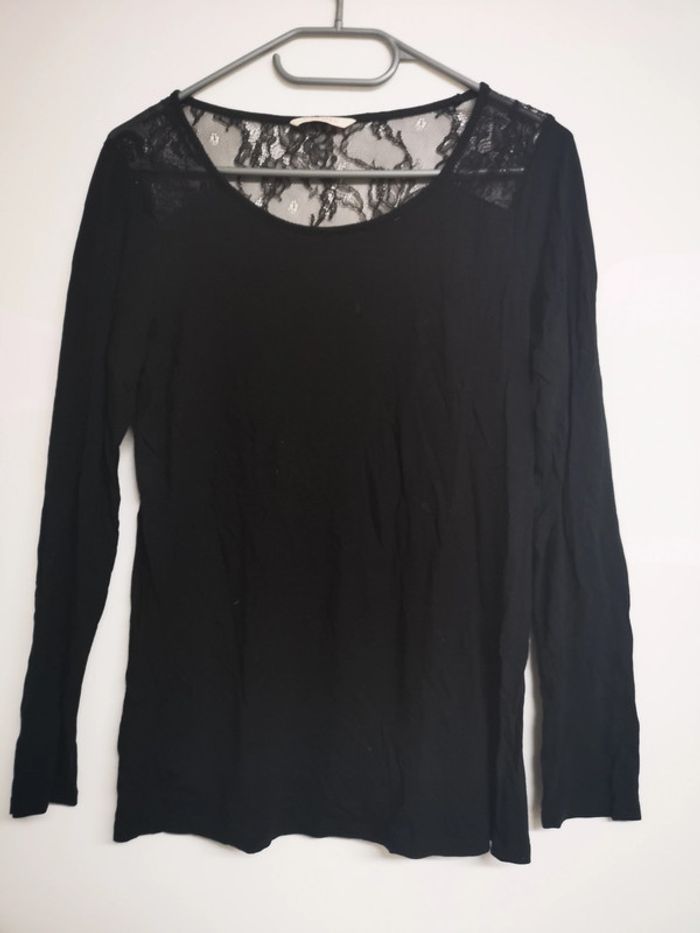 T-shirt manche longue camaïeu noir dentelle