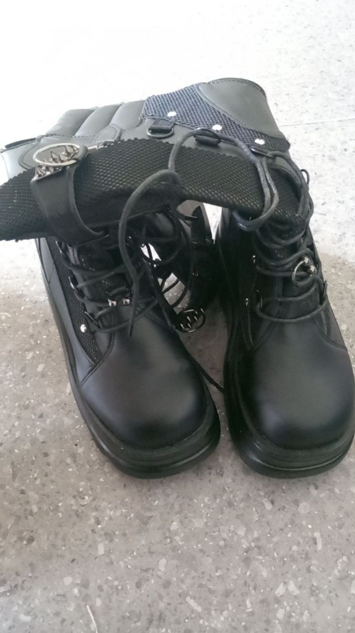 Lot de bottes talon compensé gothique punk pointure 41 +sac à main cuire tête de mort - photo numéro 2