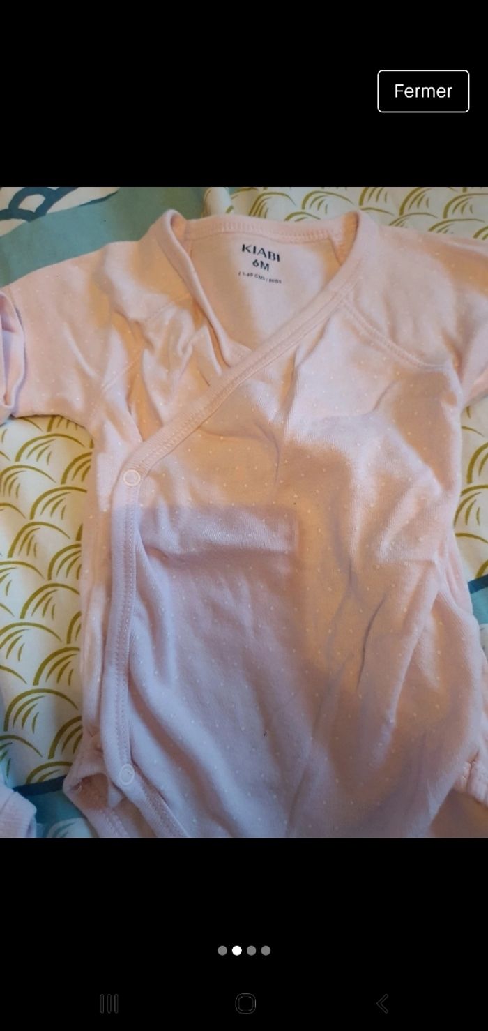 3 bodyes manches courtes 6 mois - photo numéro 2