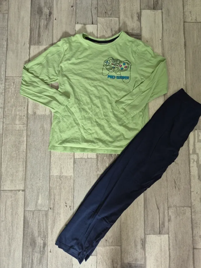 Pyjama gamer taille 11.12 ans