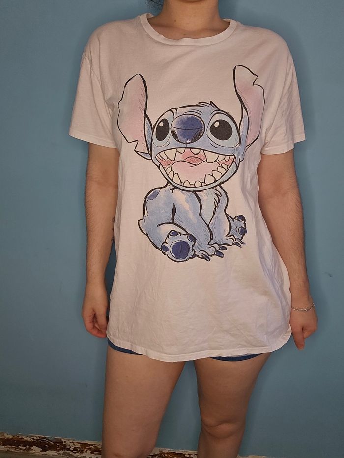 T shirt Disney Stitch Taille L comme neuf