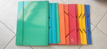 Lot chemises/classeurs de bureau