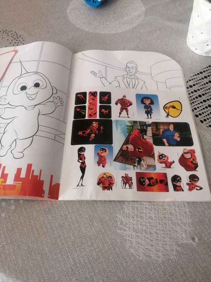Livre coloriage les indestructibles - photo numéro 2