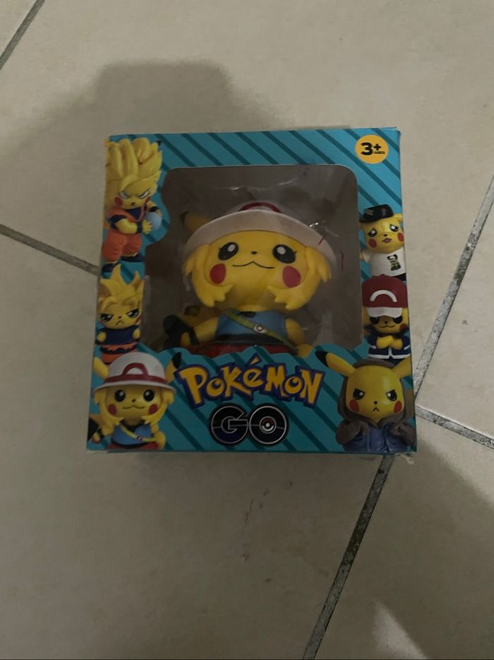 Figurine Pokémon pikachu