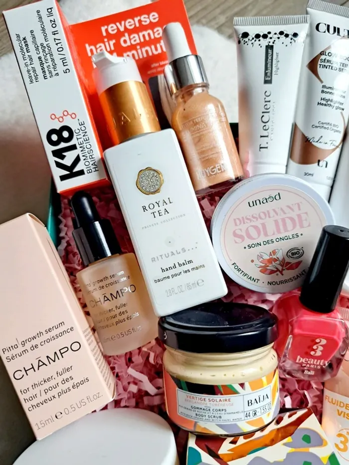 box maquillage et soins neufs. lot de produits dans un coffret 🎁 - photo numéro 2