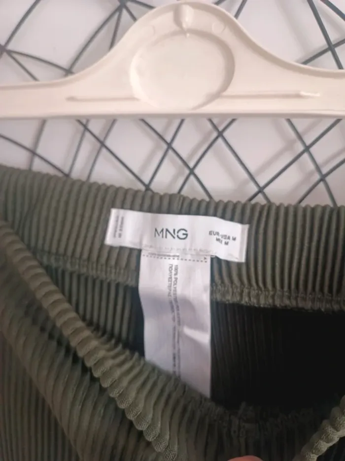 Pantalon large plissé kaki mango taille M - photo numéro 3