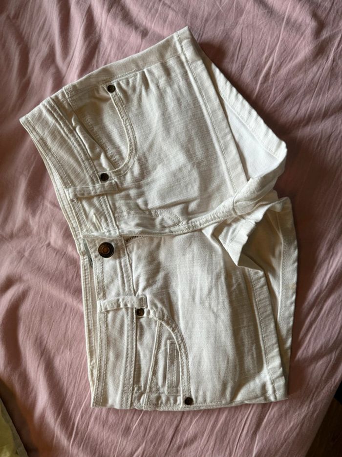 Short blanc