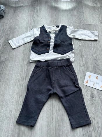 Ensemble taille 6 mois.