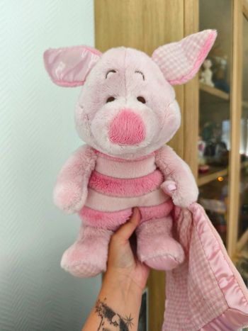 Peluche disney doudou porcinet