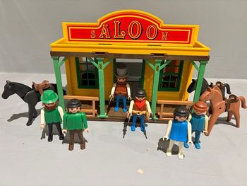 Playmobil Saloon Western  Cowboys indien Saloon 6 personnages  3 chevaux