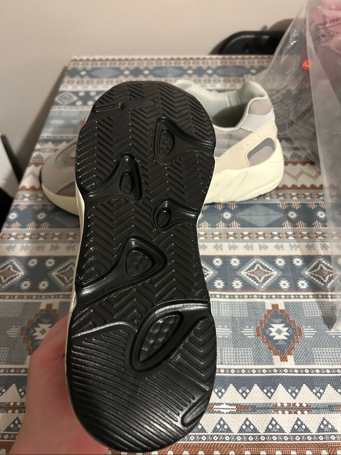 Yeezy 700 v2 - photo numéro 5