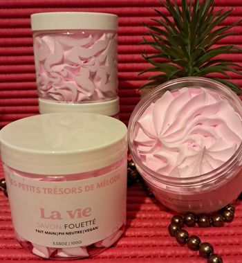 Chantilly de douche ( savon fouetté) La vie inspiré de La vie est belle.
