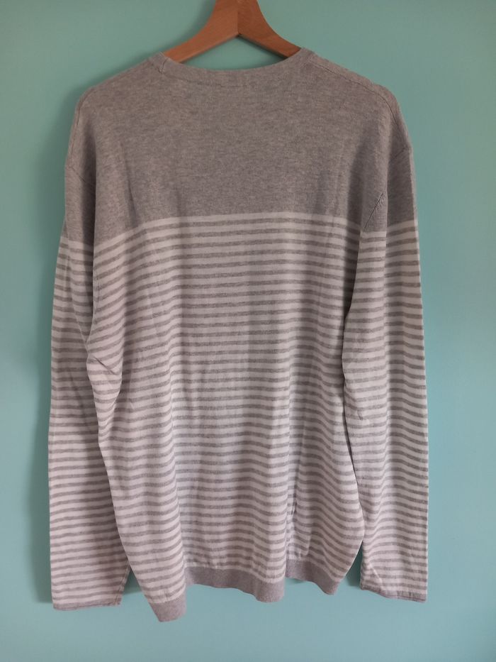 Pull léger rayé gris - photo numéro 5
