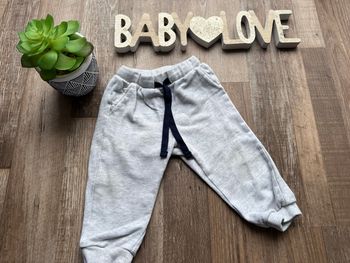 - Jogging In extenso  - 18 mois - bon état, tache 