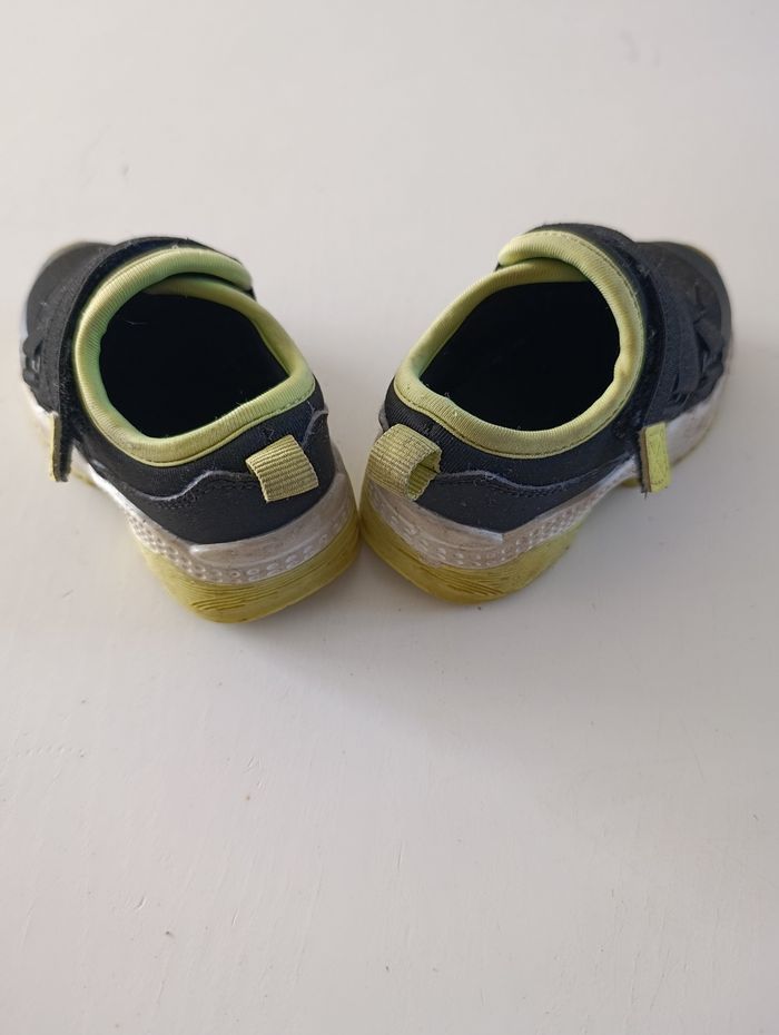 Baskets pointure 20 - photo numéro 2