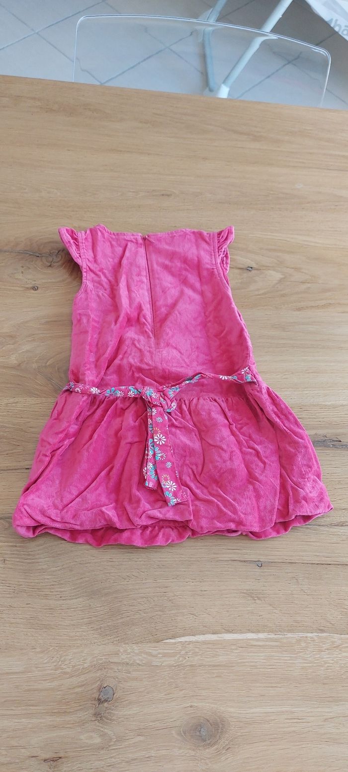 Robe. - photo numéro 2