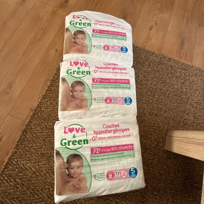 Couches Love and Green