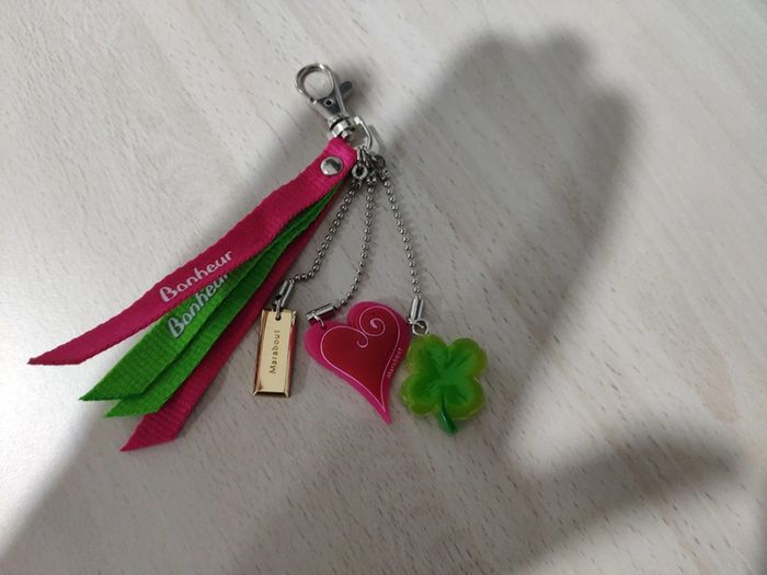 Magnifique gri gri chance porte clés bonheur cœur et trèfle 🍀 Marabout - photo numéro 3