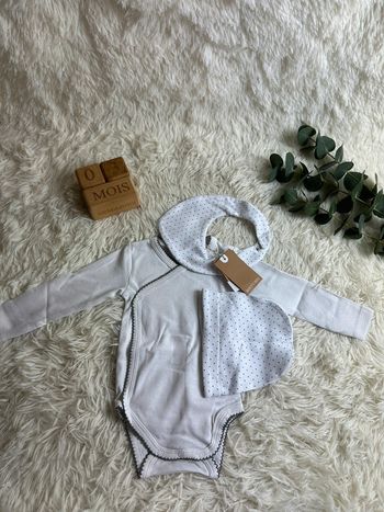 Set avec body, bonnet, et fichu en coton BIO bout chou taille 3 mois