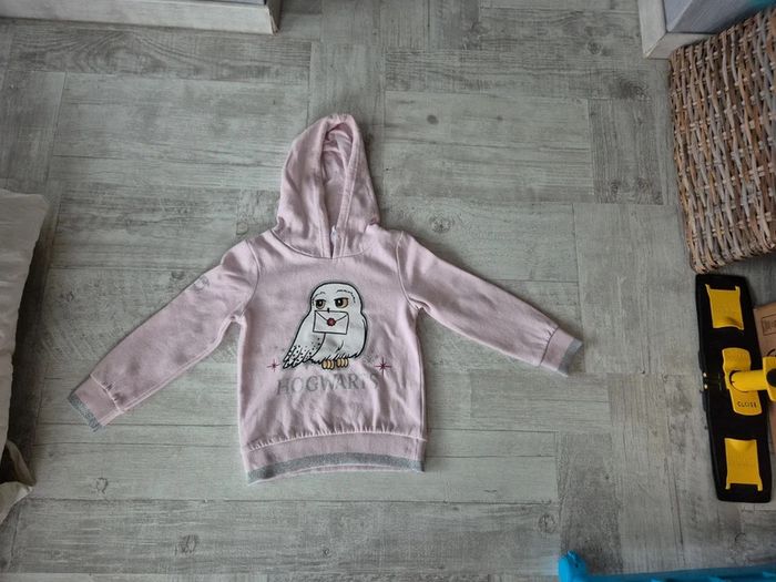 Sweat-Shirt à capuche  Taille 6 ans