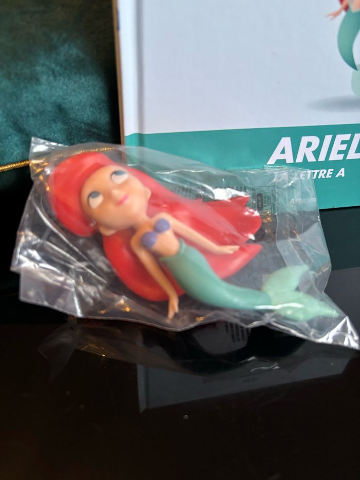 Figurine + Livre Ariel n 45 Mes Premiers Amis Disney Altaya - photo numéro 2