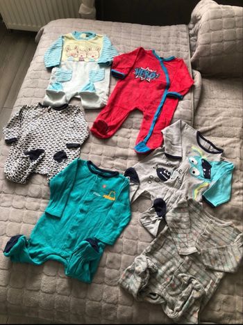 Lot de pyjamas 