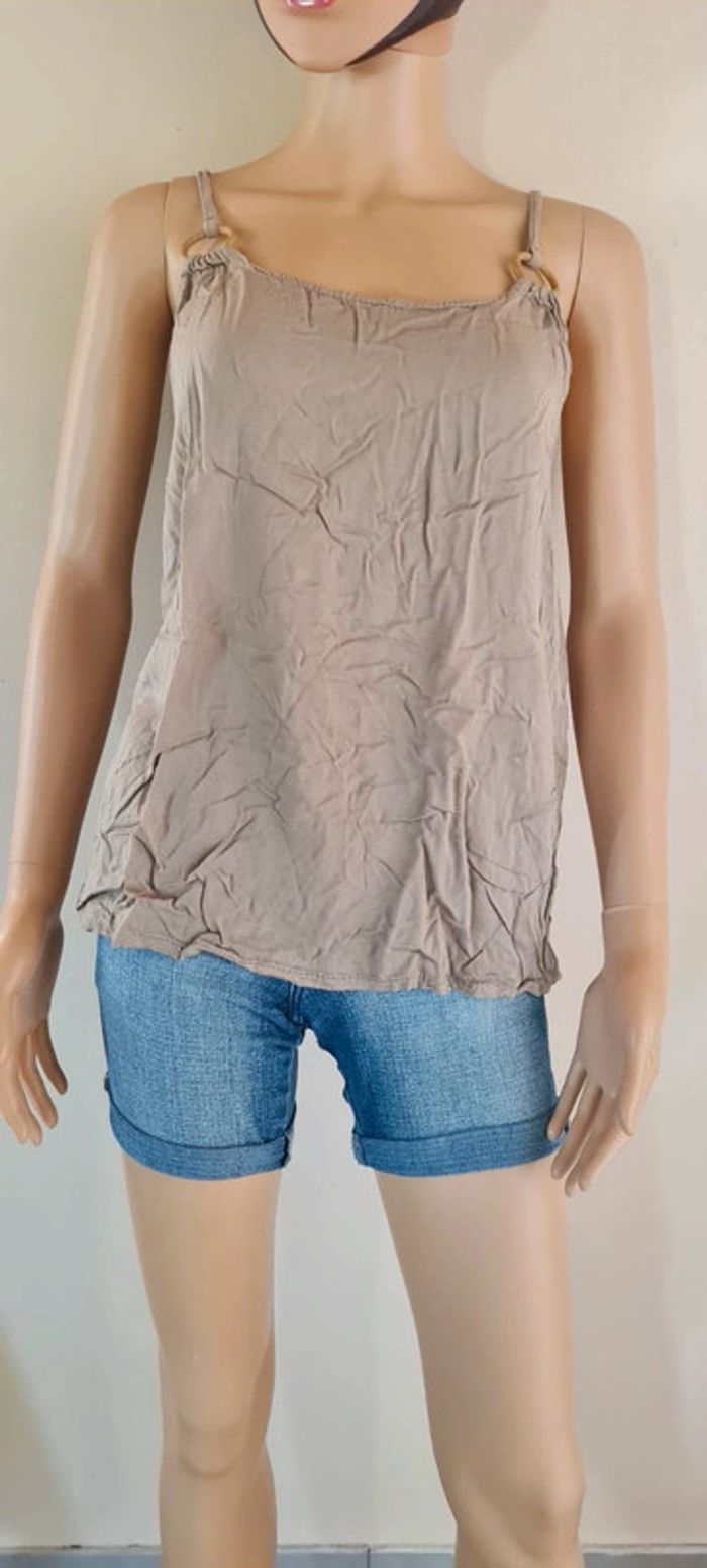 Jolie haut a bretelles