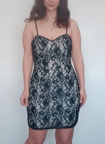 Robe de soirée dentelle taille 42