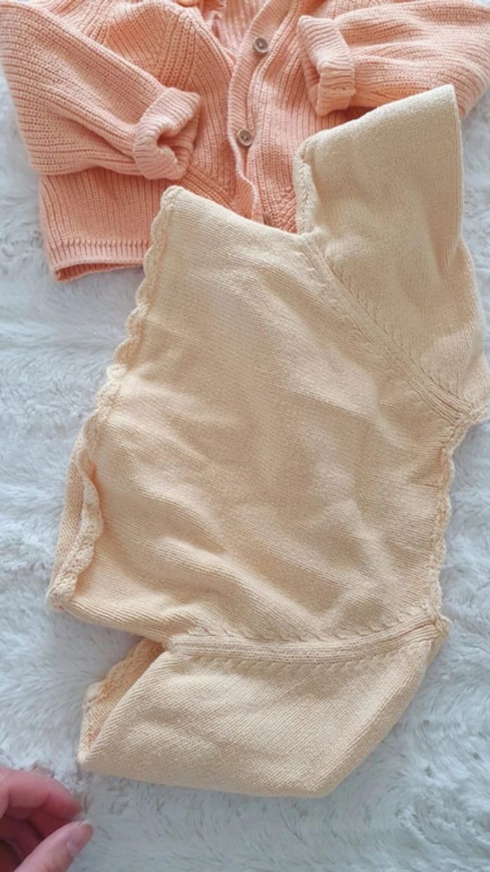 Lot gilets 6 mois - photo numéro 3