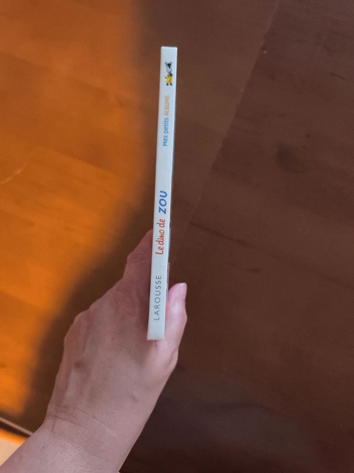 Livre le dino de Zou très bon état - photo numéro 2