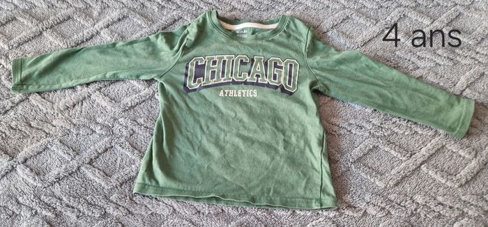 Tee shirt à longue manche 4 ans