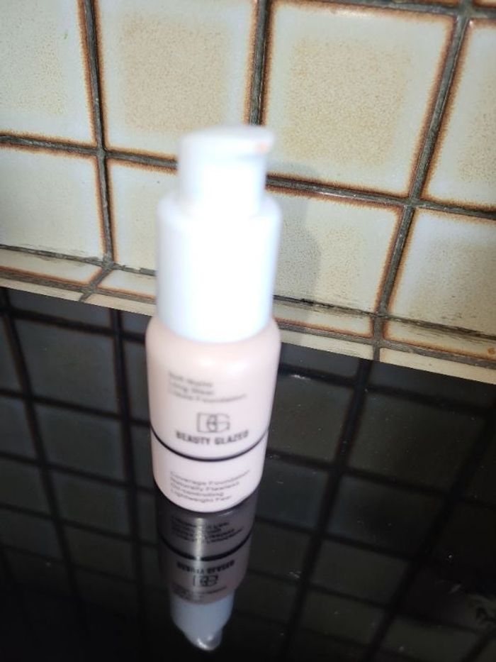 font de teint couvrant waterproof imperfections longue durée soft matle "porcelain 101"