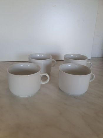 4 grandes tasses à chocolat