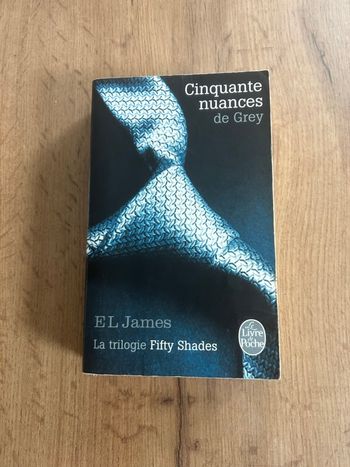 Livre Cinquante nuances de Grey - EL James