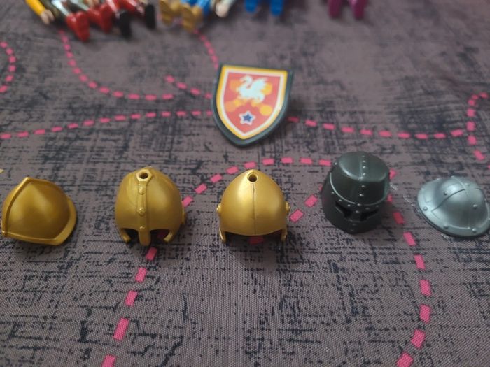 Lot de chevaliers + accessoires - photo numéro 2