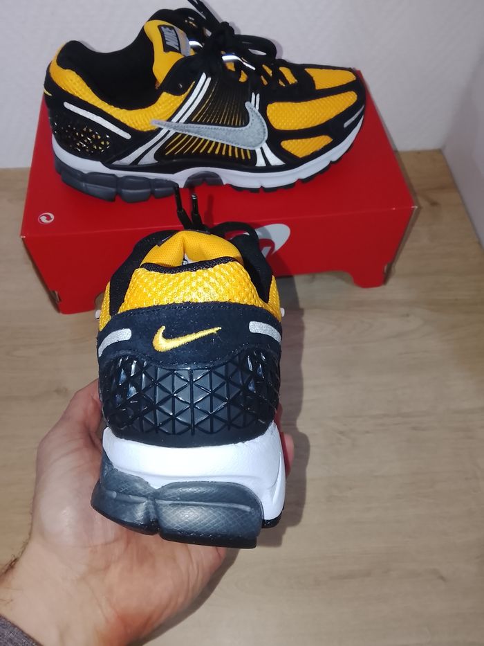 Nike Zoom Vomero 5 taille 40 - photo numéro 5