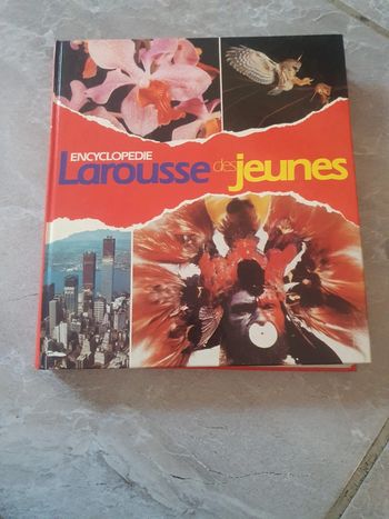 L'encyclopédie Larousse des jeunes 2