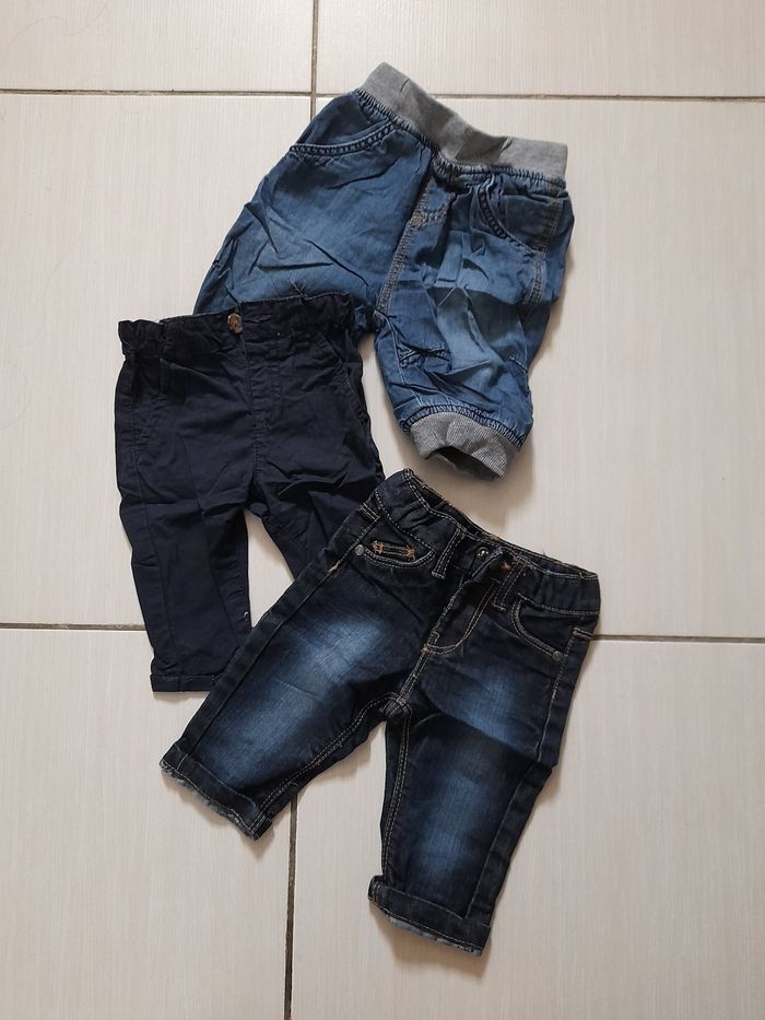 Pantalon 3 mois 
2€ pièce