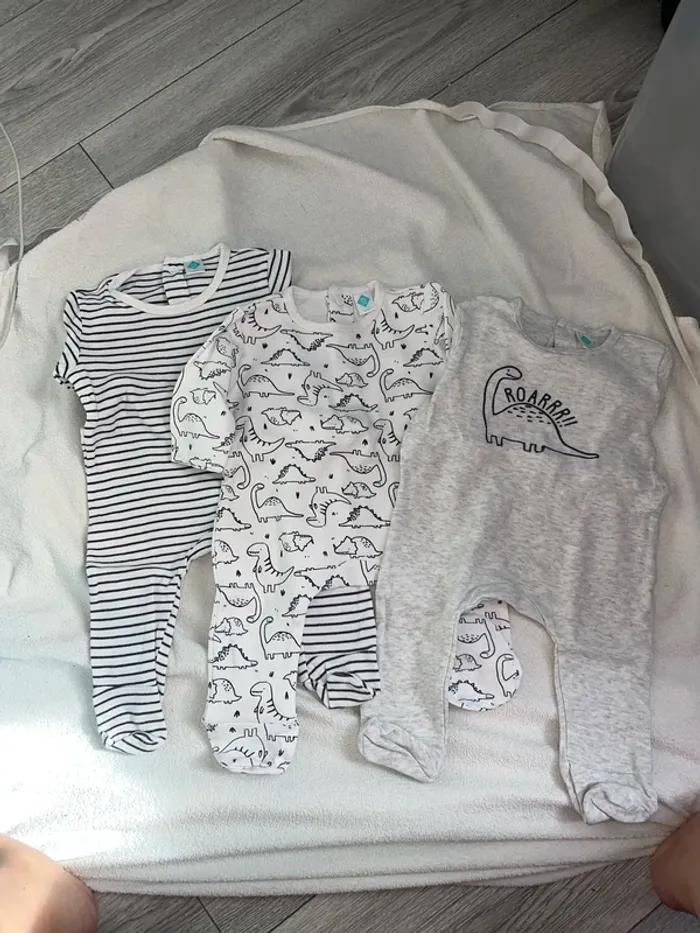 Lot de 3 pyjamas dinausaure