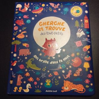 Livre Auzou Éveil cherche et trouve des tout-petits brille dans la nuit phosphorescent