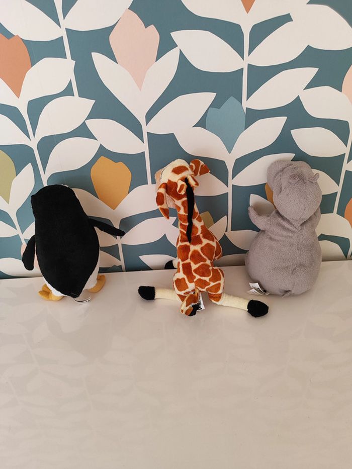 Peluche pingouin/ girafe/ hippopotame Madagascar 3 - photo numéro 8