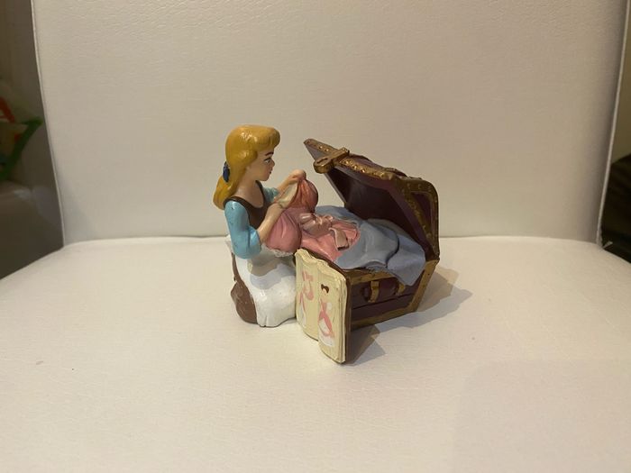 Figurine rare cendrillon disney