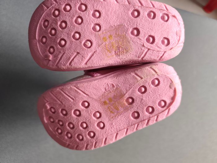 Paire de chaussons neufs 🦄 Taille 21/22 - photo numéro 5