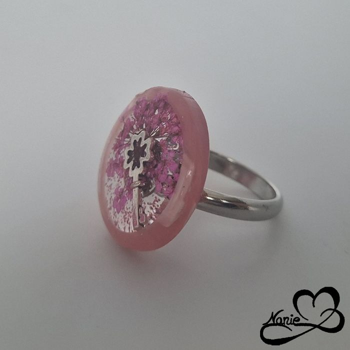 Clé parmi les fleurs - photo numéro 4