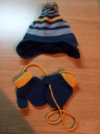 Bonnet et Moufles Taille 12 mois