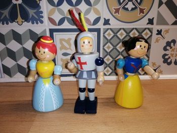 Figurines en bois