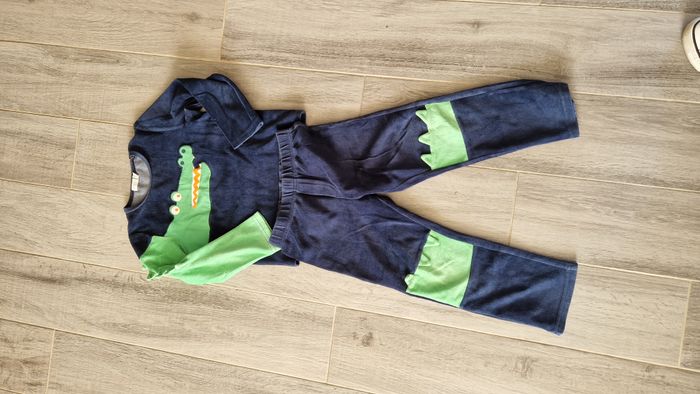 Pyjama hiver crocodile. Taille 5 ans.