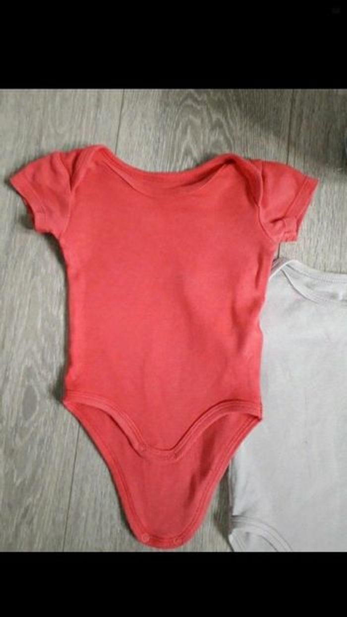 Lot de 3 bodies kiabi 6mois - photo numéro 4
