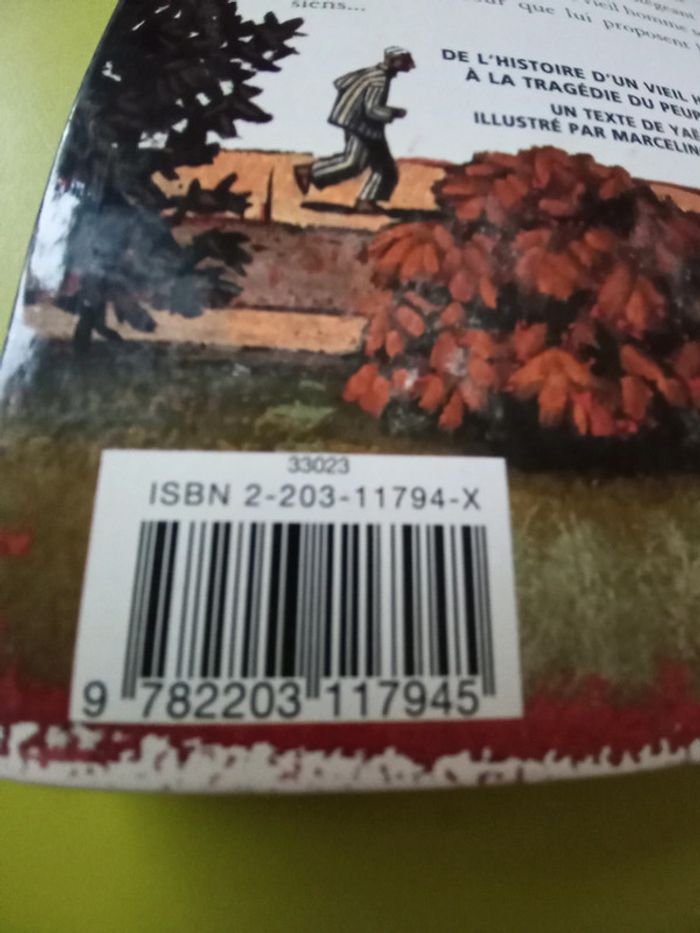 Livre un grand père tombé du ciel - photo numéro 4